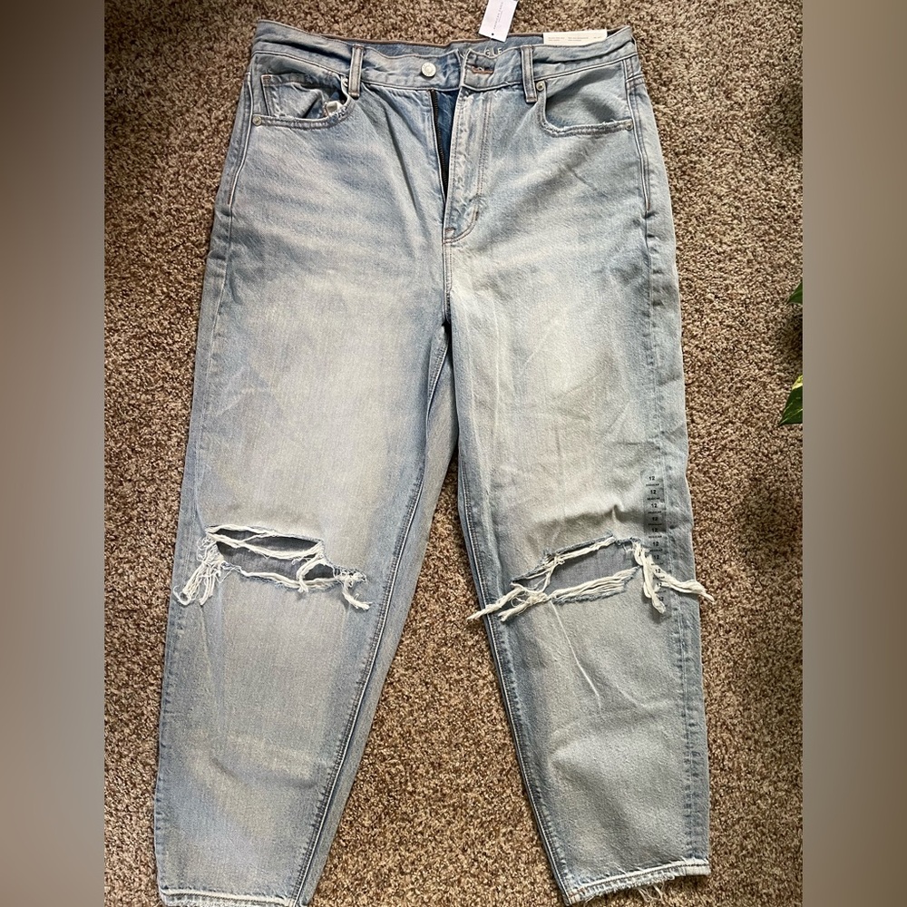 American Eagle Relaxed Mom Jeans